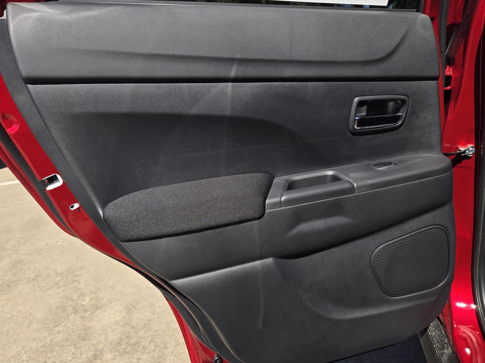 2027 Mitsubishi Outlander Sport LE