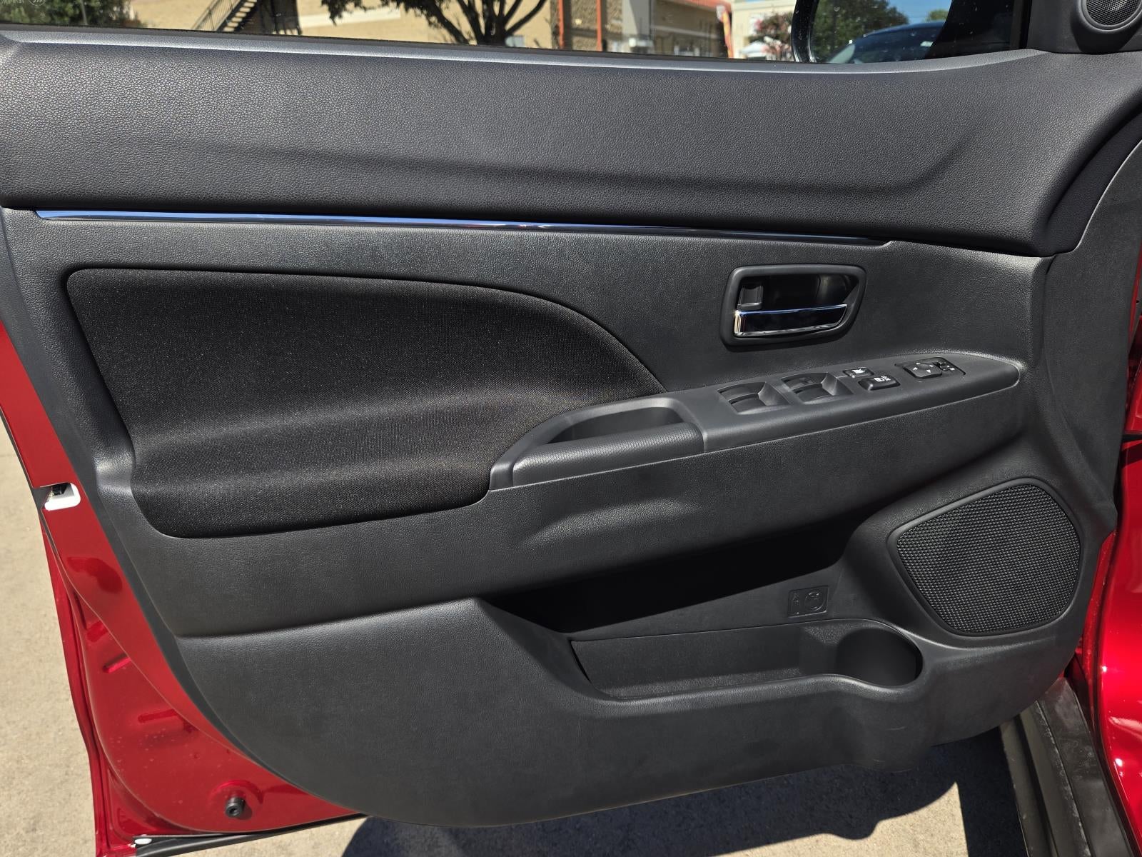 2027 Mitsubishi Outlander Sport LE