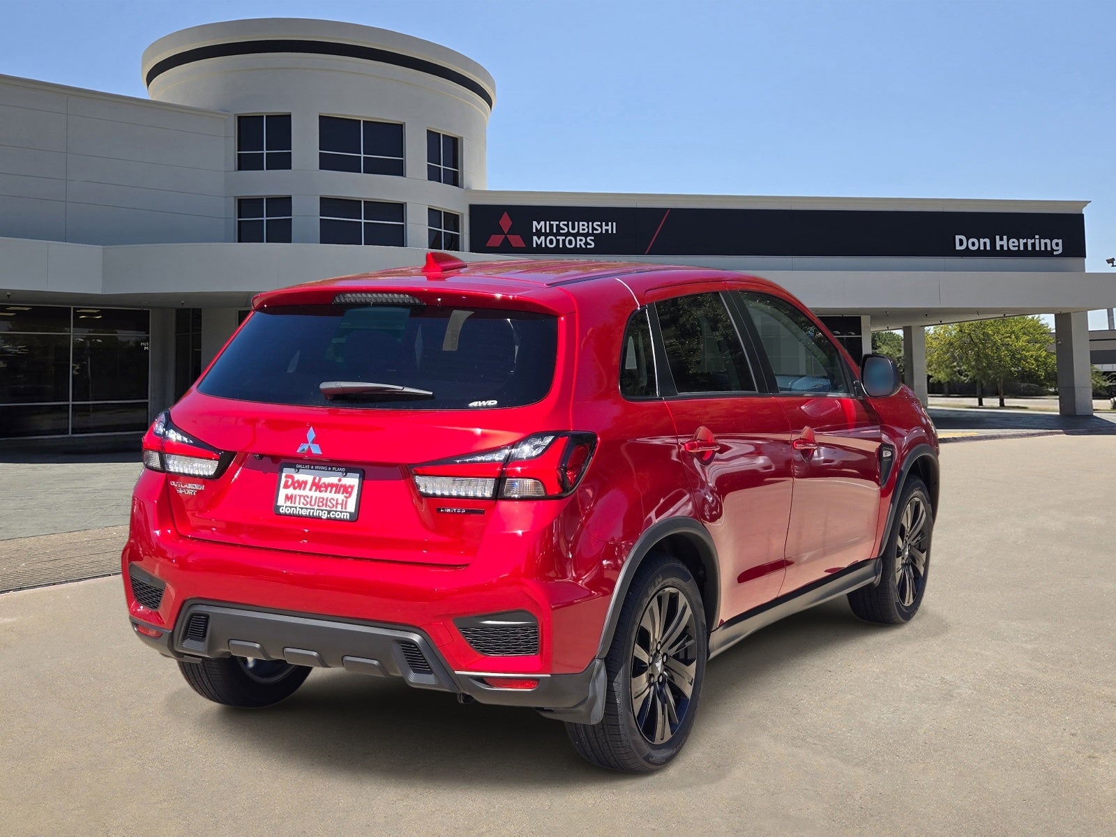 2027 Mitsubishi Outlander Sport LE