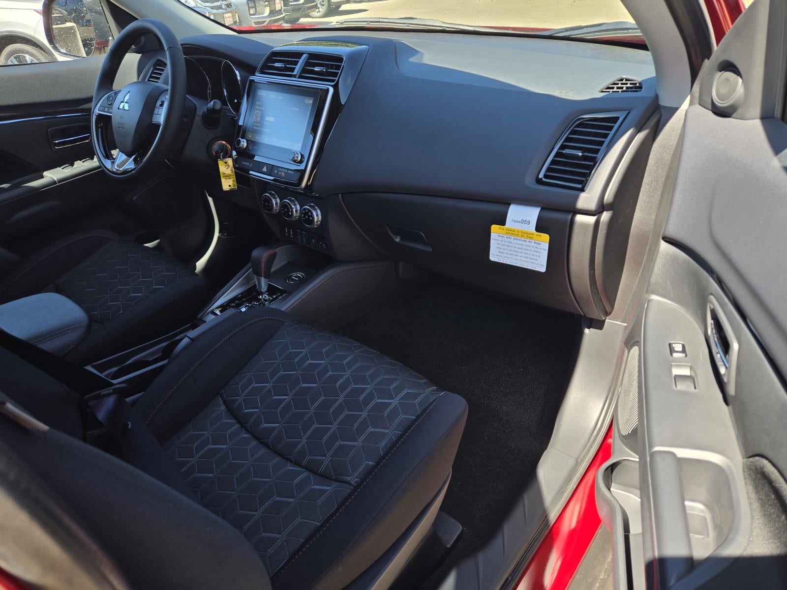 2027 Mitsubishi Outlander Sport LE