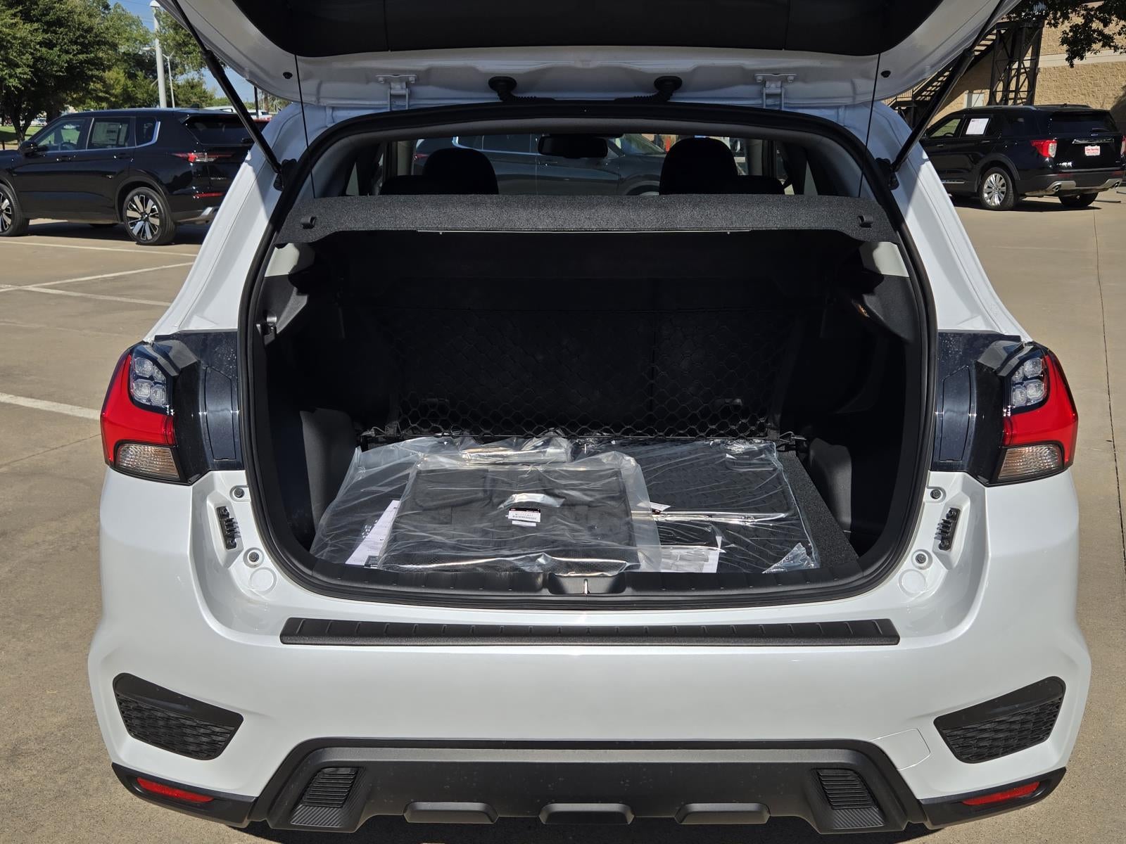 2027 Mitsubishi Outlander Sport LE