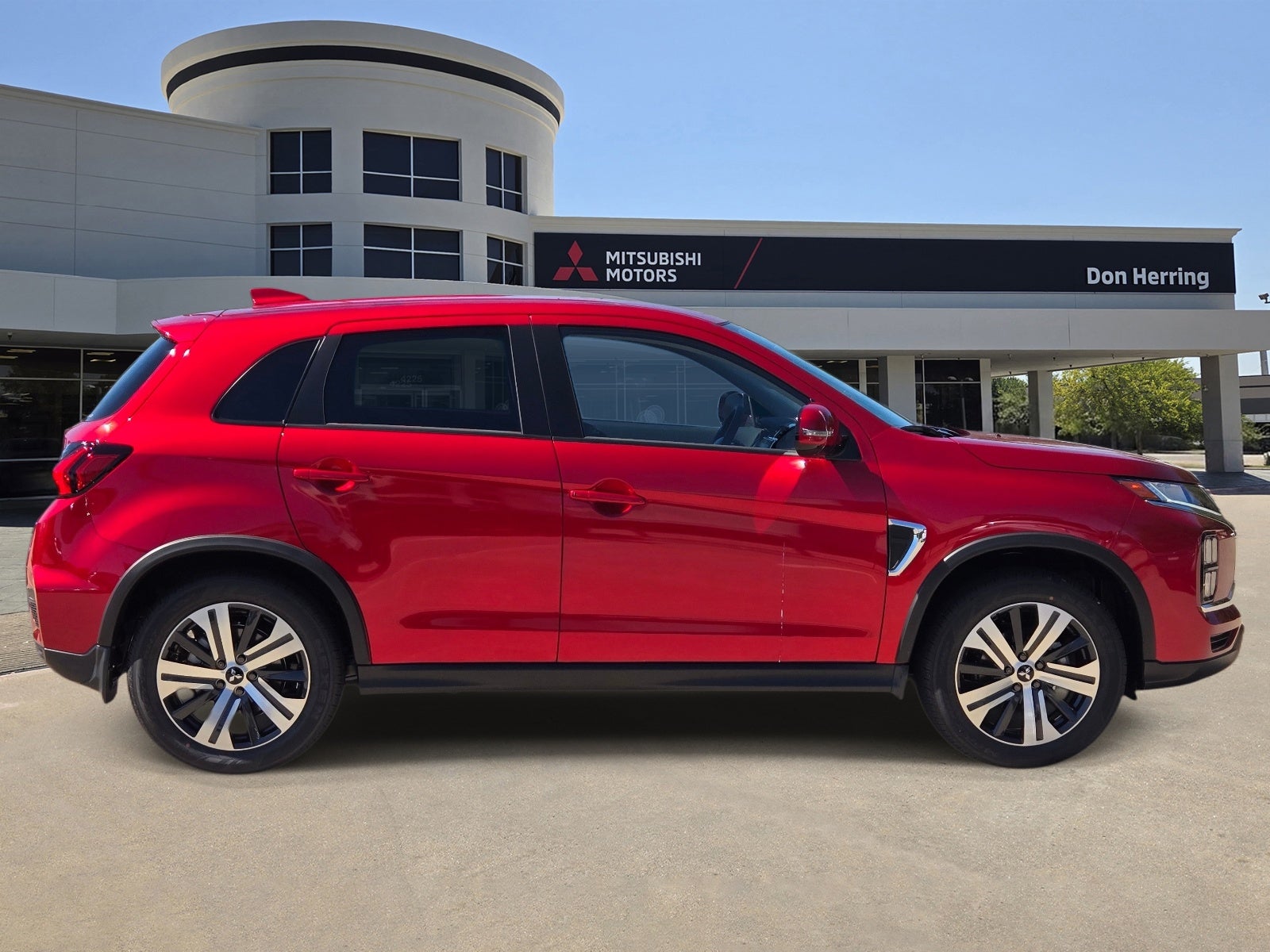 2027 Mitsubishi Outlander Sport SE