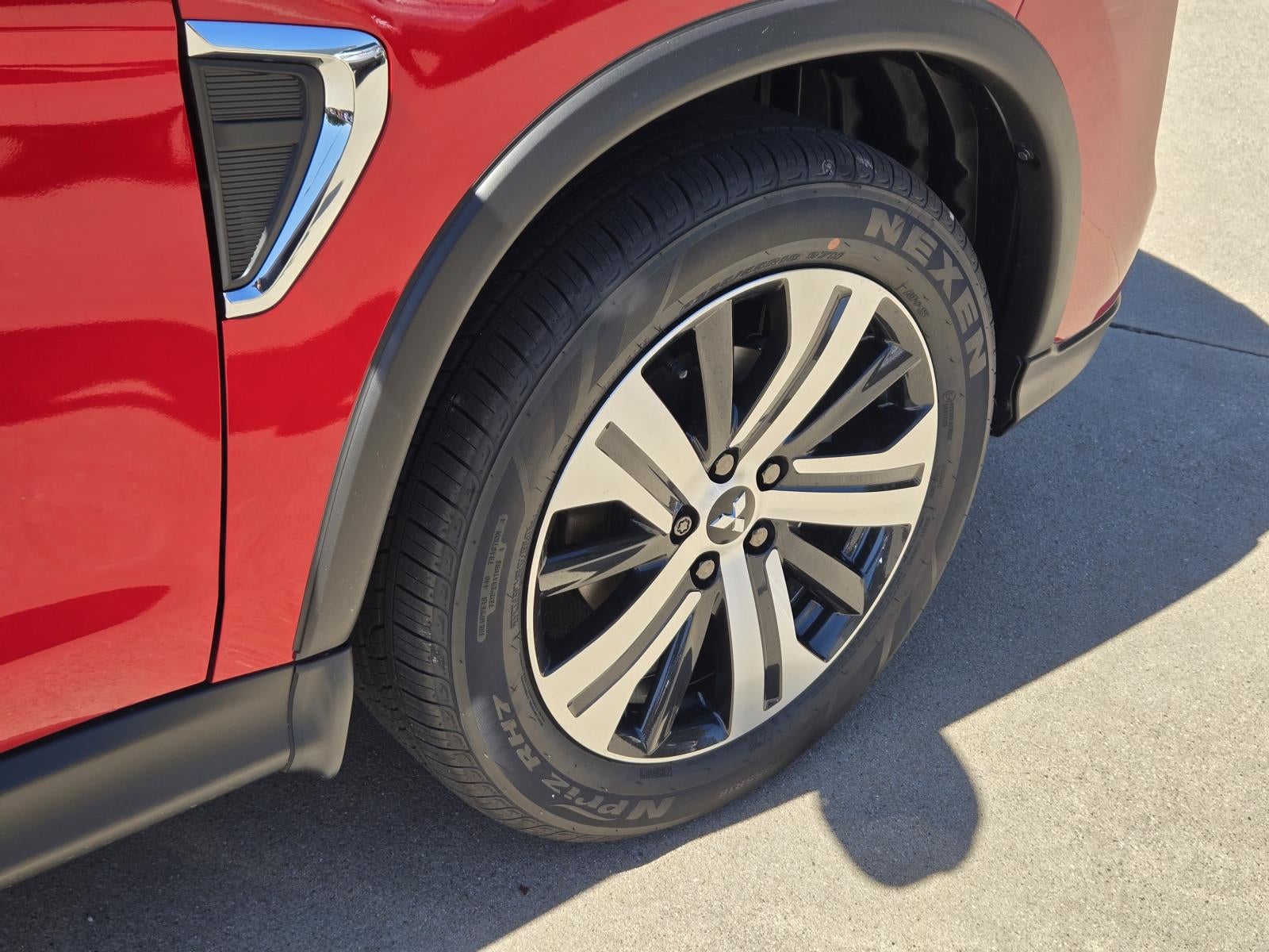 2027 Mitsubishi Outlander Sport SE