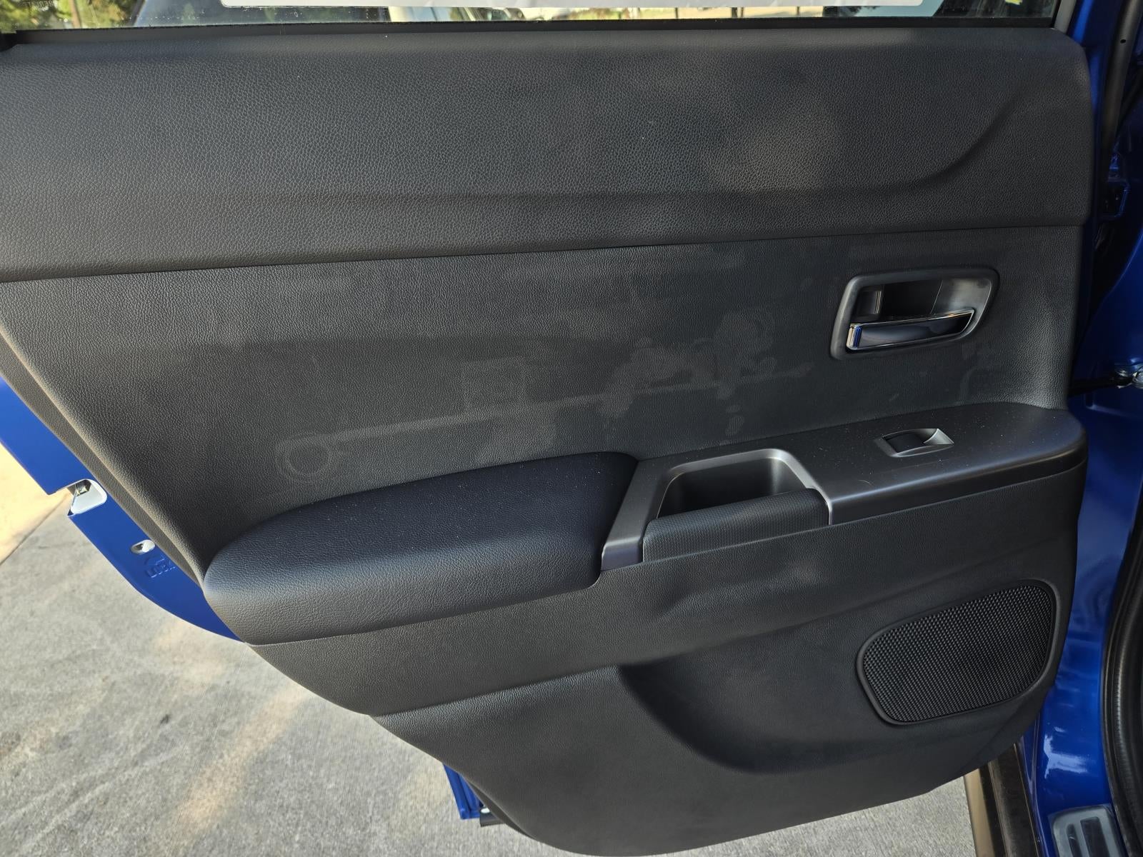 2027 Mitsubishi Outlander Sport SE