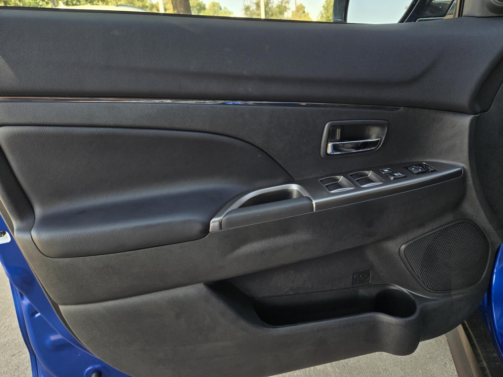 2027 Mitsubishi Outlander Sport SE