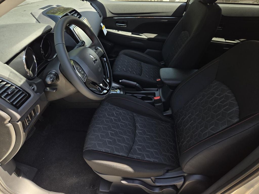 2026 Mitsubishi Outlander Sport SE