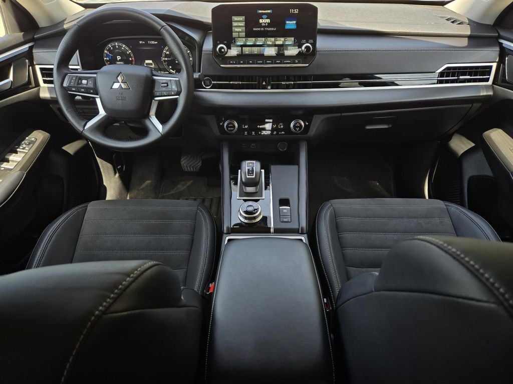 2023 Mitsubishi Outlander SE