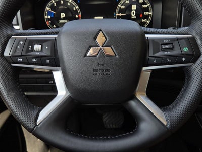 2023 Mitsubishi Outlander SE