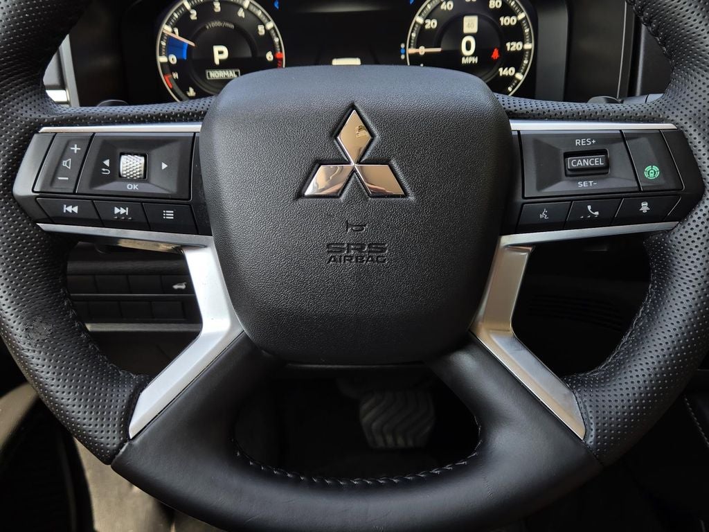 2023 Mitsubishi Outlander SE