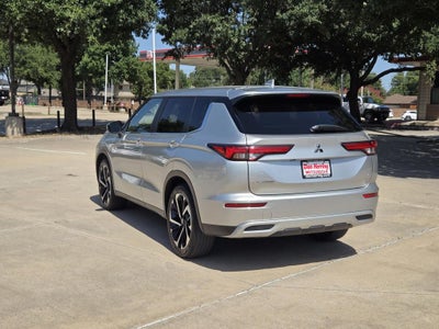 2023 Mitsubishi Outlander SE