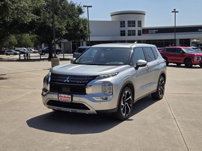 2023 Mitsubishi Outlander SE
