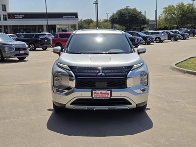 2023 Mitsubishi Outlander SE