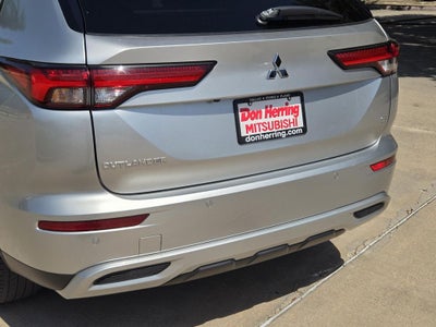 2023 Mitsubishi Outlander SE