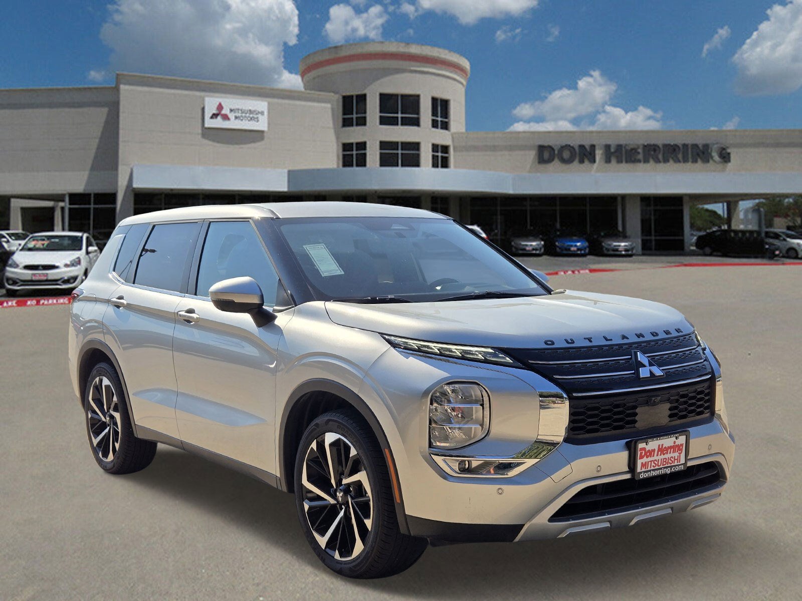 2024 Mitsubishi Outlander SE