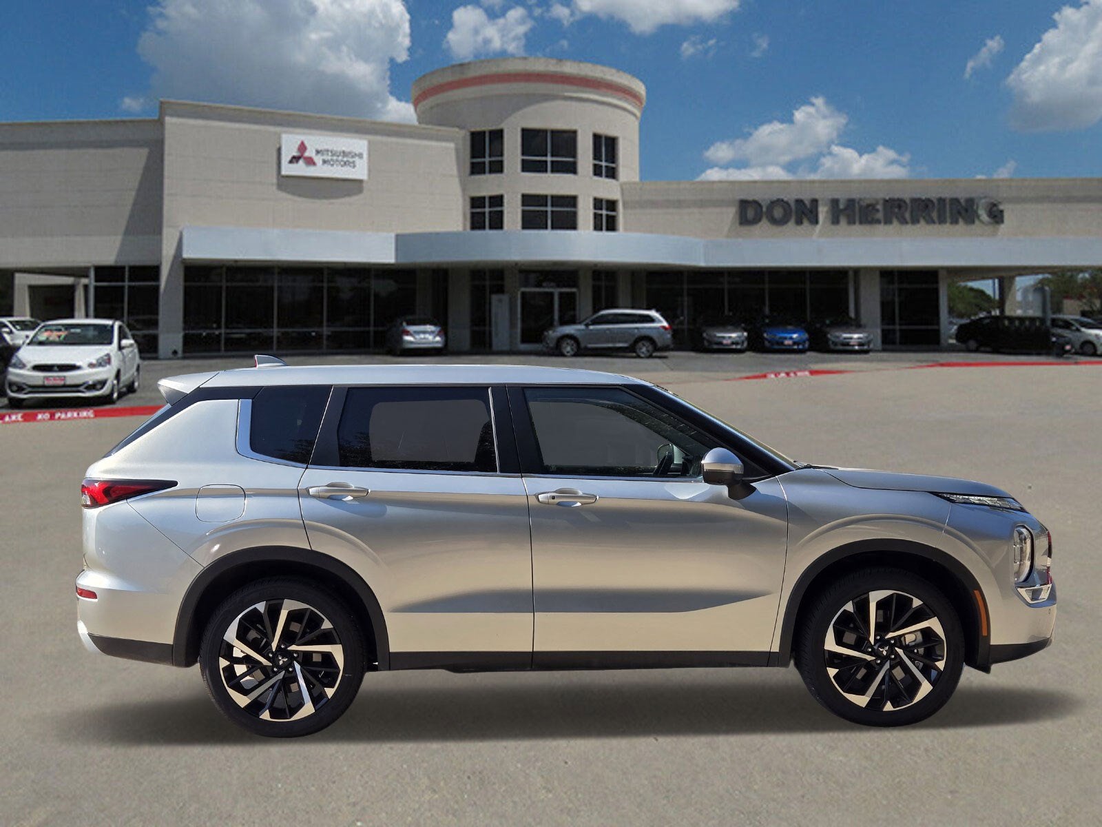 2024 Mitsubishi Outlander SE