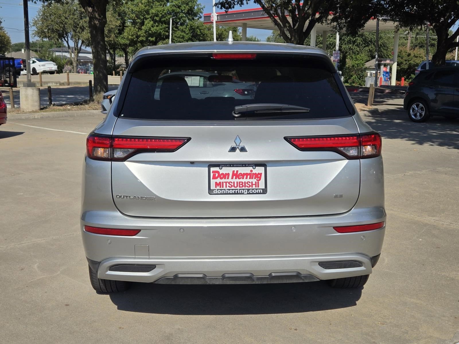 2024 Mitsubishi Outlander SE