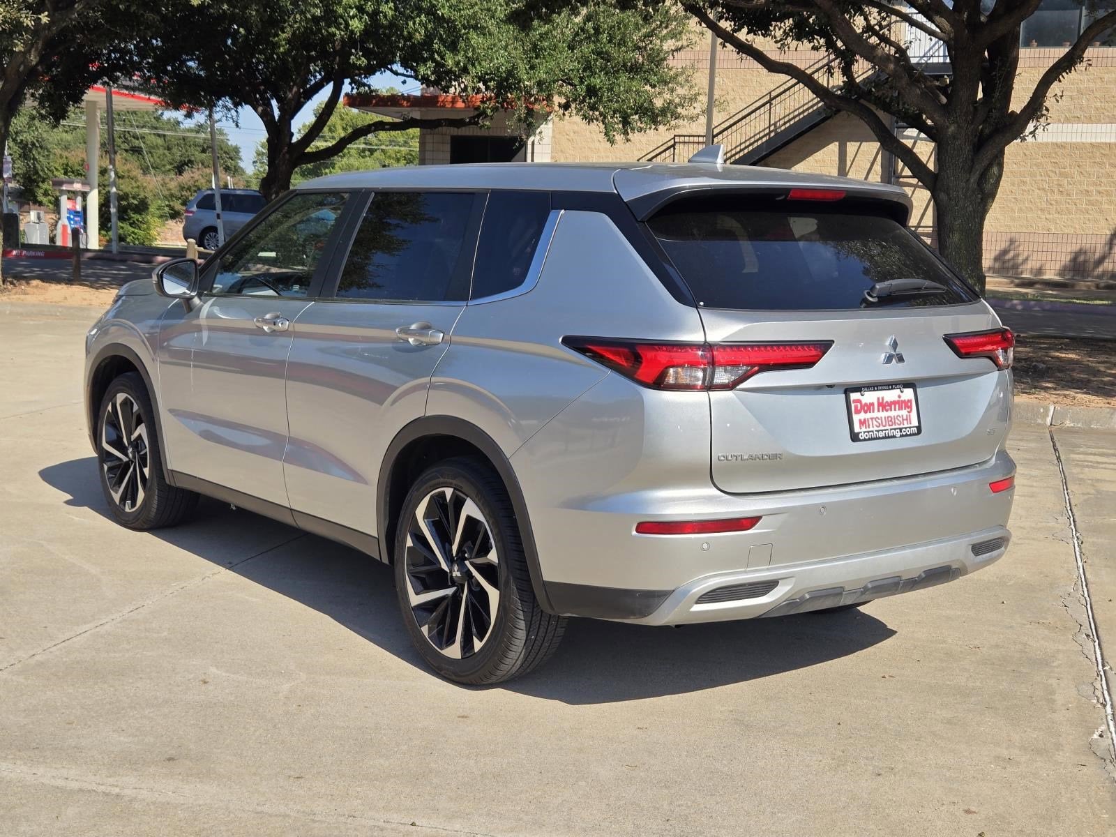 2024 Mitsubishi Outlander SE