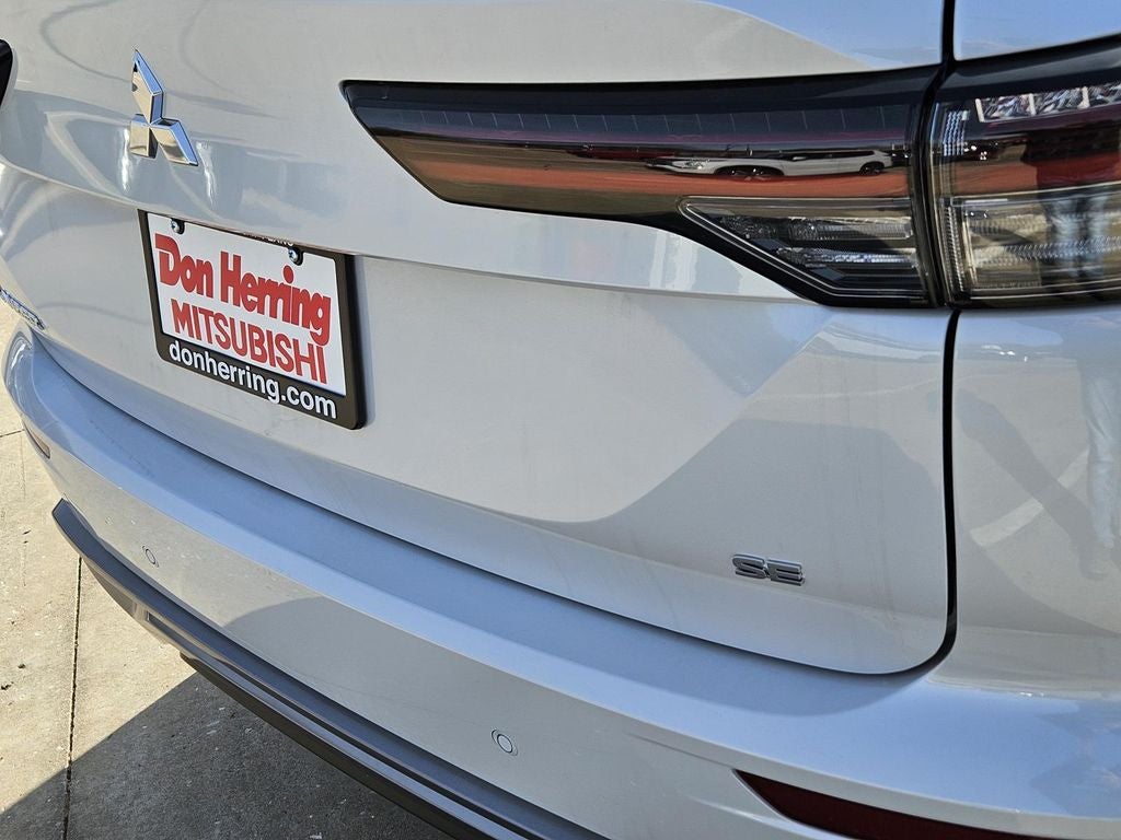 2026 Mitsubishi Outlander SE