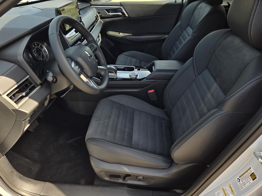 2026 Mitsubishi Outlander LE