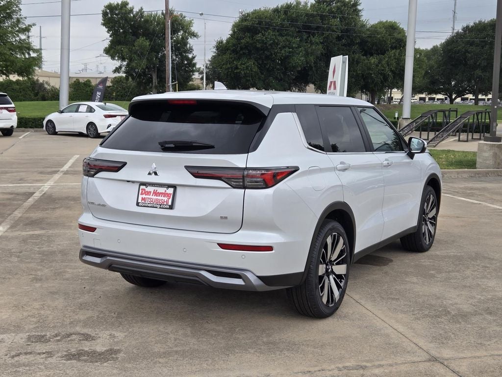2026 Mitsubishi Outlander SE