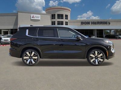 2026 Mitsubishi Outlander SE