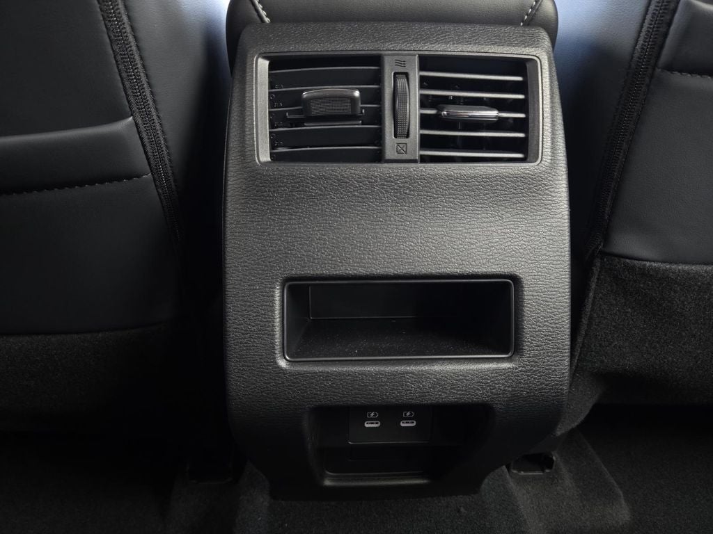 2026 Mitsubishi Outlander LE