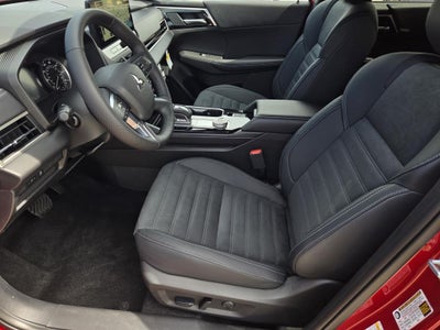 2026 Mitsubishi Outlander LE