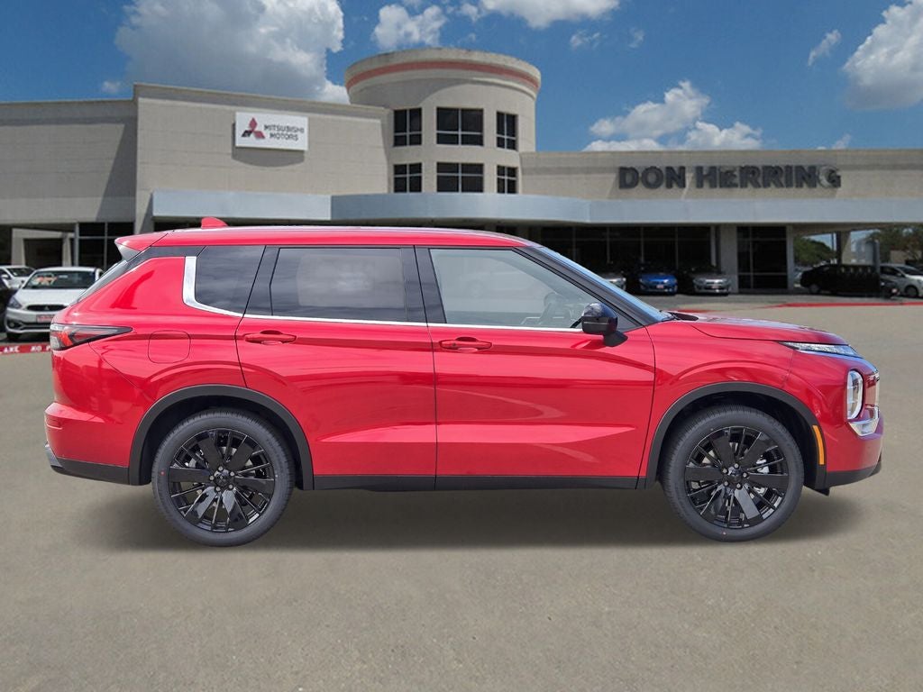 2026 Mitsubishi Outlander LE