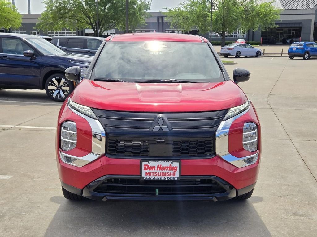 2026 Mitsubishi Outlander LE