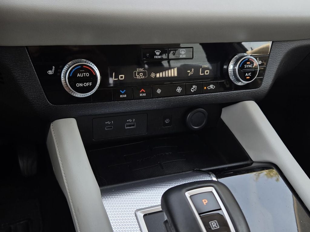 2024 Mitsubishi Outlander SEL
