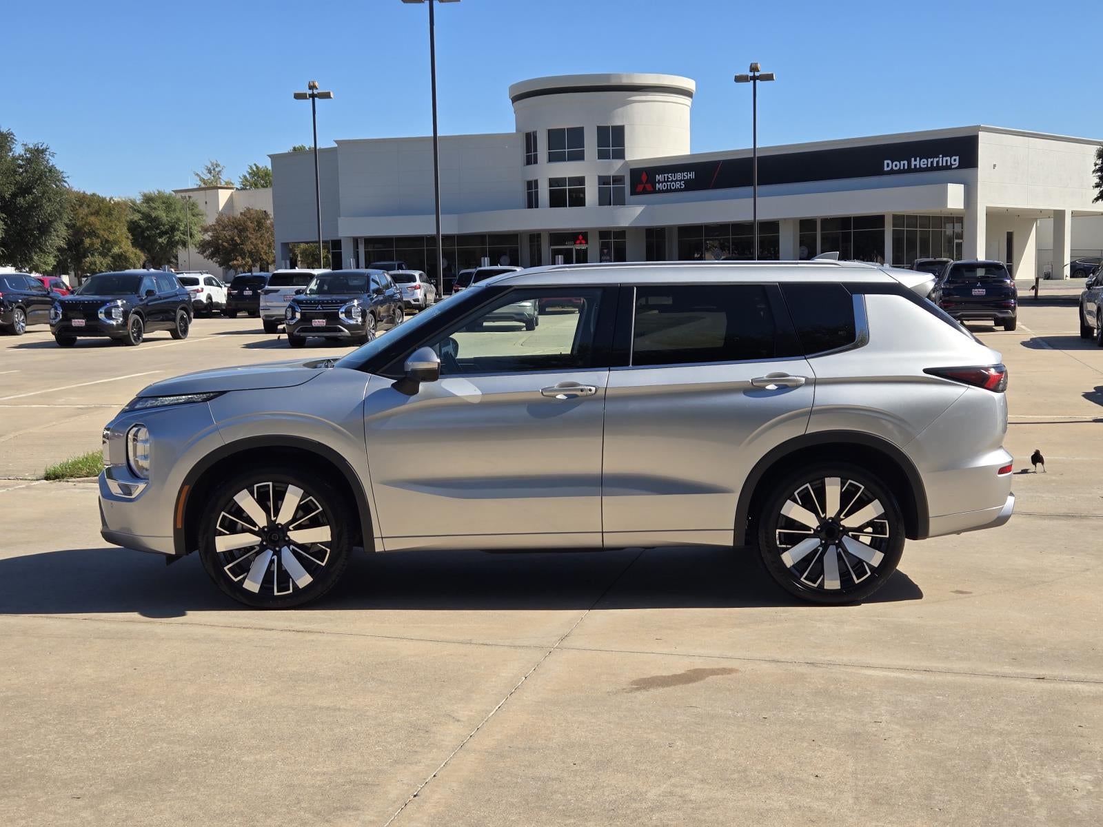 2025 Mitsubishi Outlander SEL