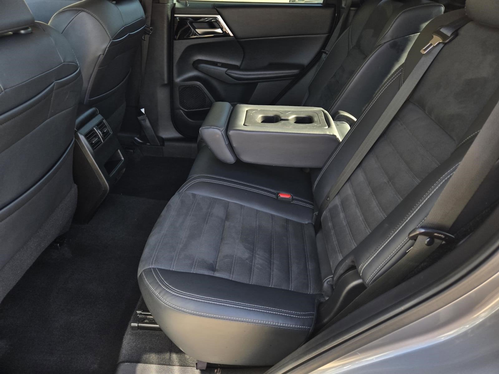 2022 Mitsubishi Outlander SE