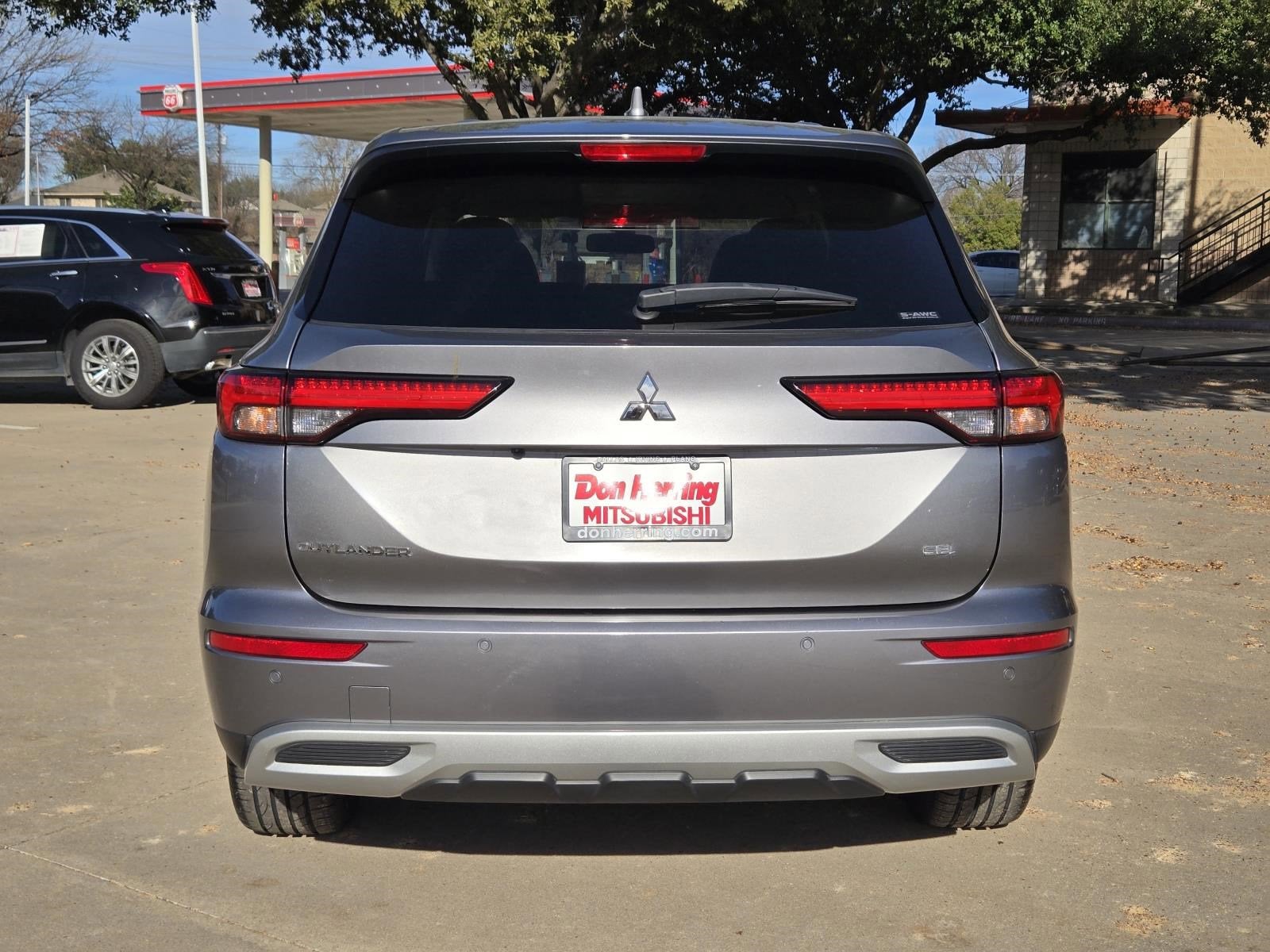 2022 Mitsubishi Outlander SE