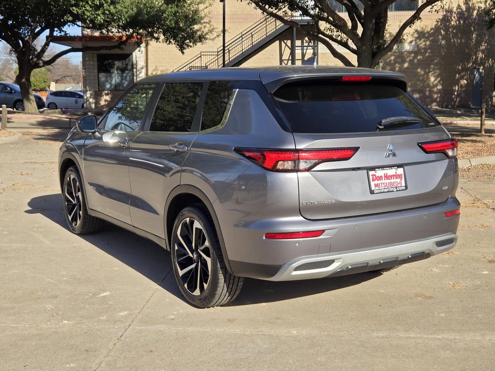 2022 Mitsubishi Outlander SE