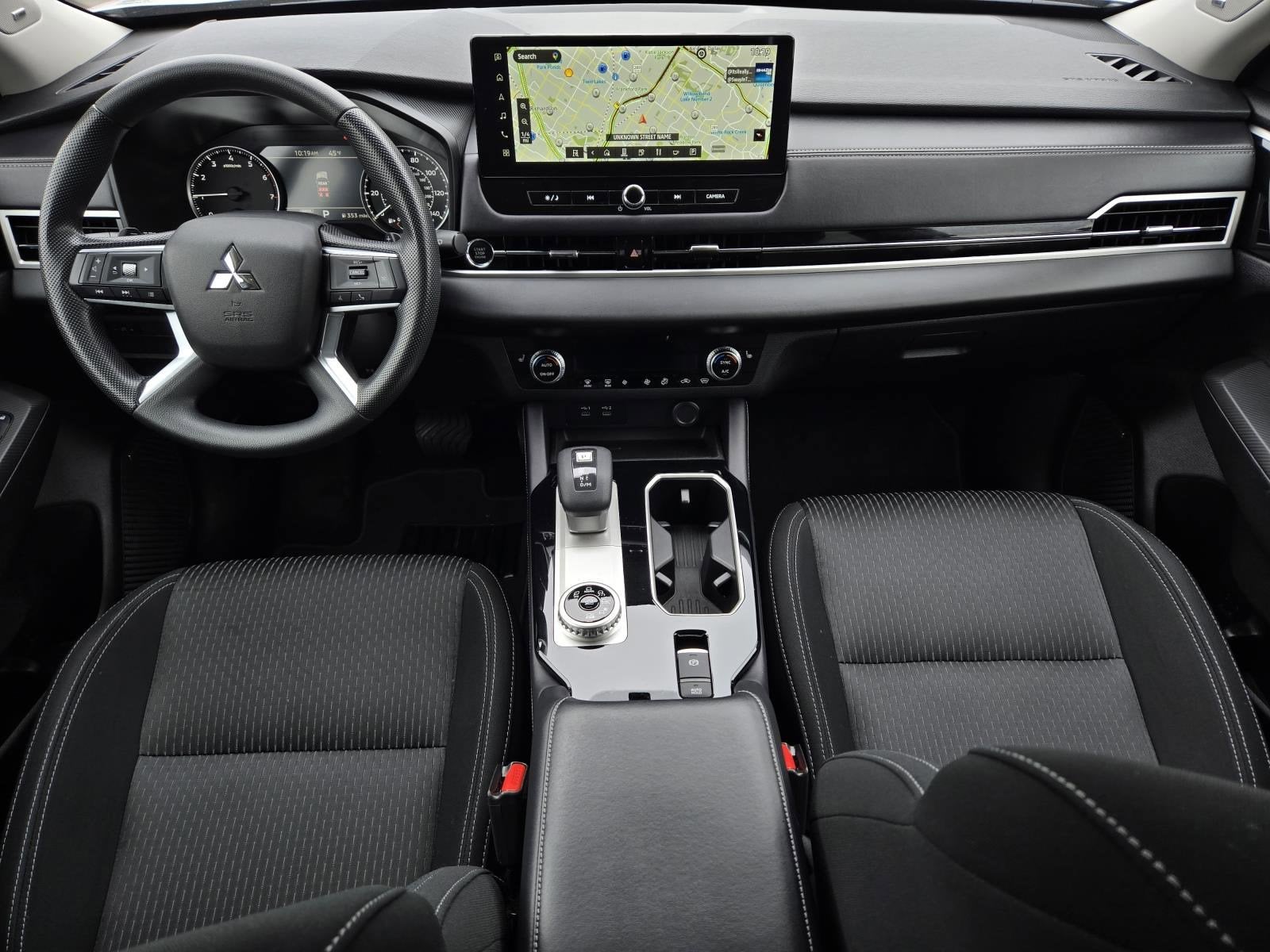 2025 Mitsubishi Outlander ES