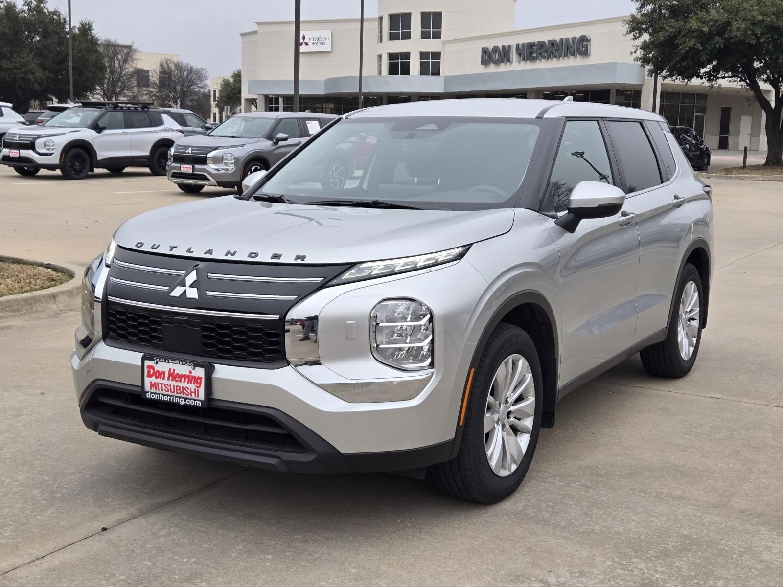 2025 Mitsubishi Outlander ES