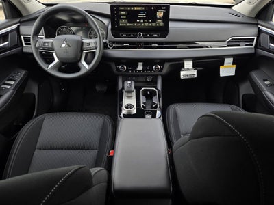 2026 Mitsubishi Outlander ES