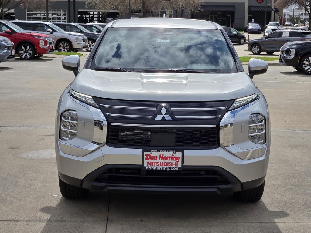 2026 Mitsubishi Outlander ES