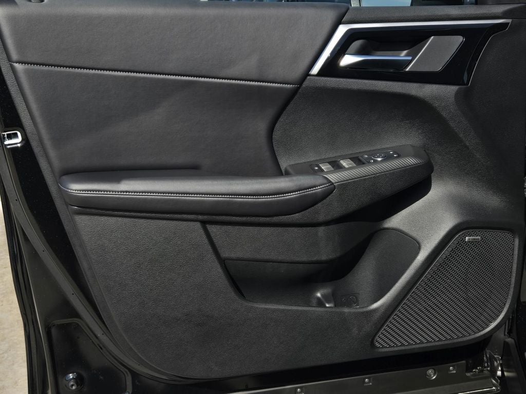 2026 Mitsubishi Outlander LE