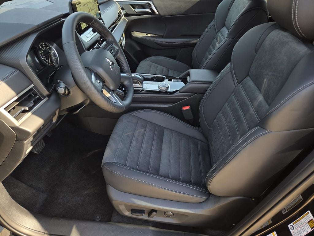 2026 Mitsubishi Outlander LE