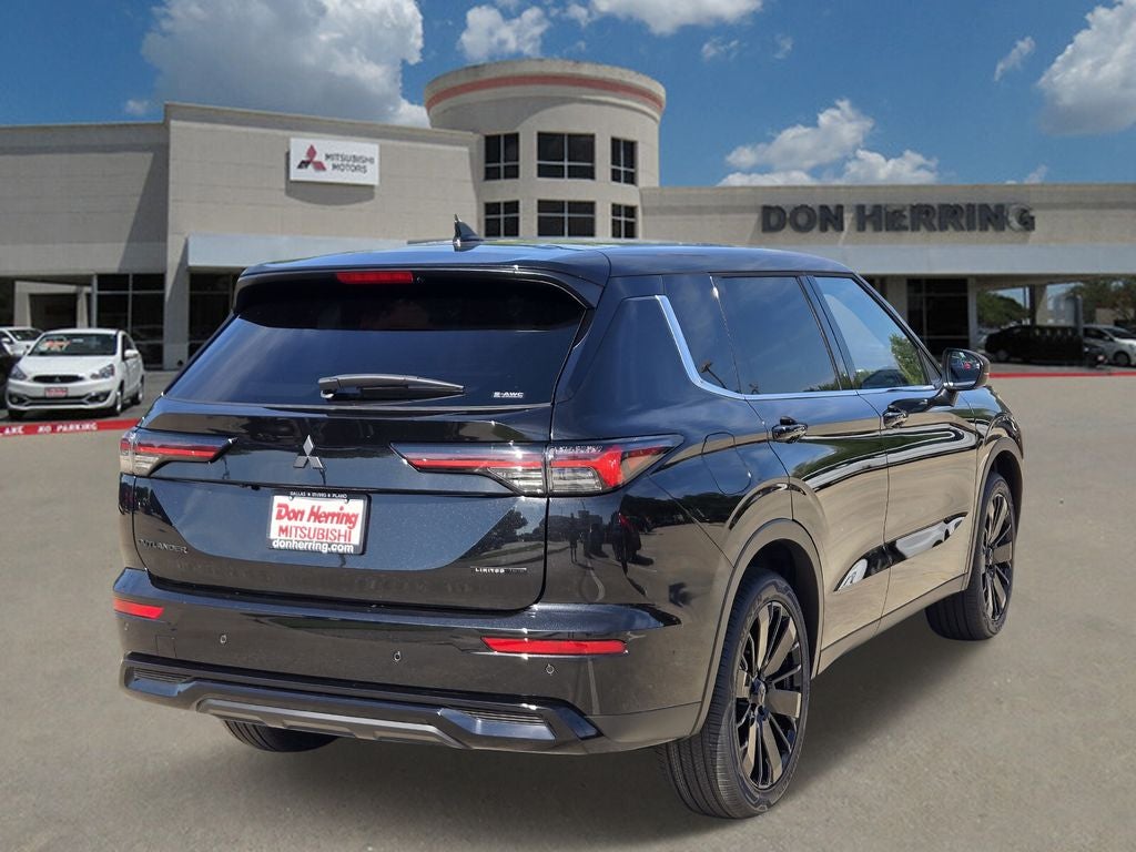 2026 Mitsubishi Outlander LE
