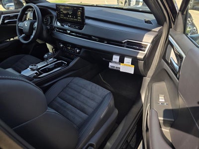2026 Mitsubishi Outlander LE
