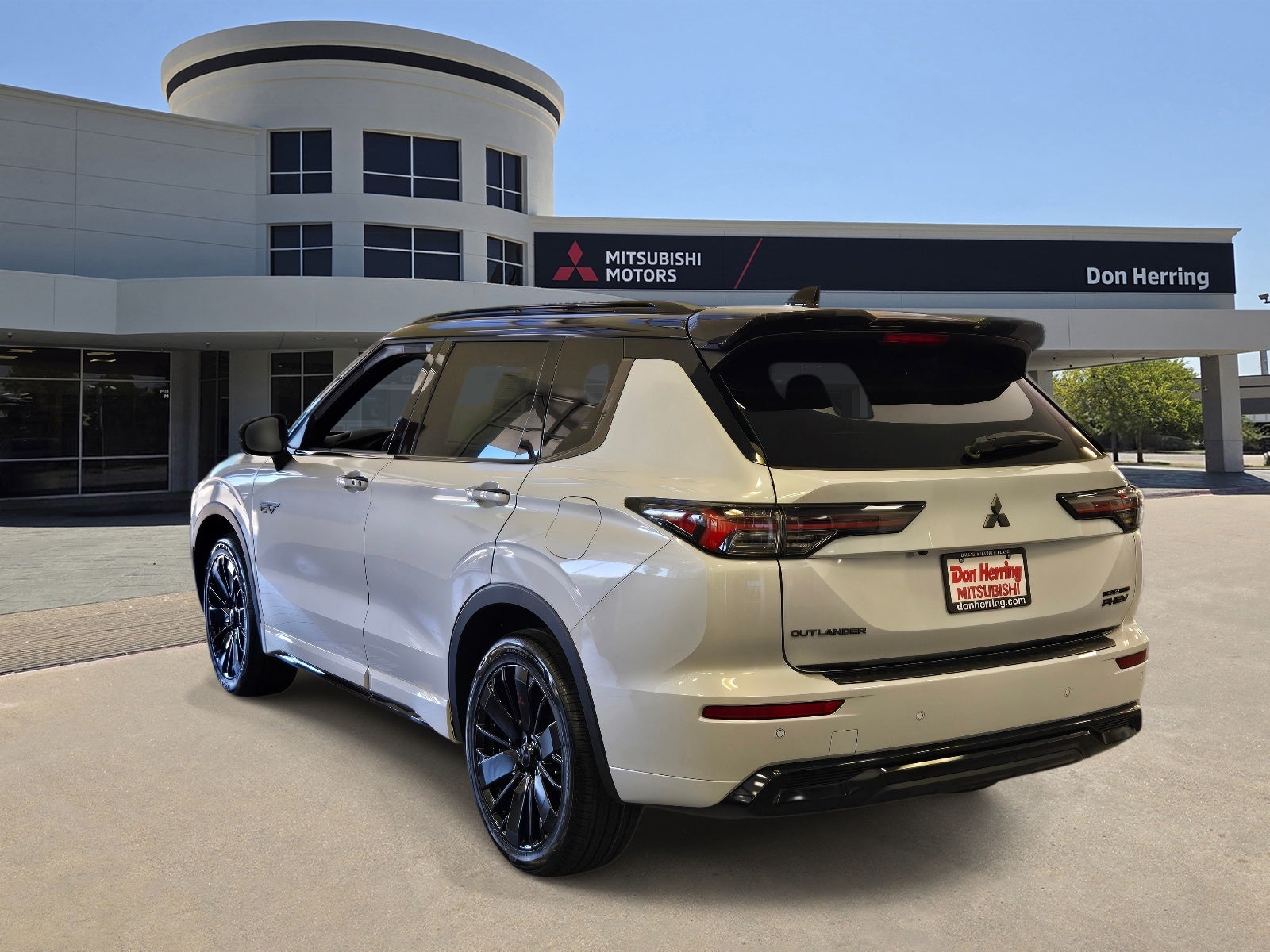 2026 Mitsubishi Outlander PHEV Black Edition