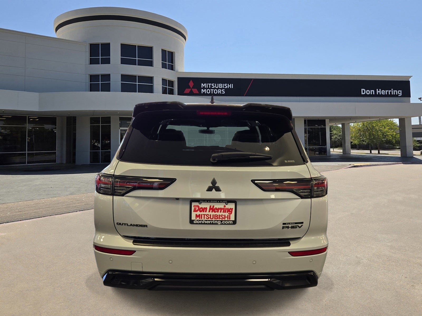 2026 Mitsubishi Outlander PHEV Black Edition