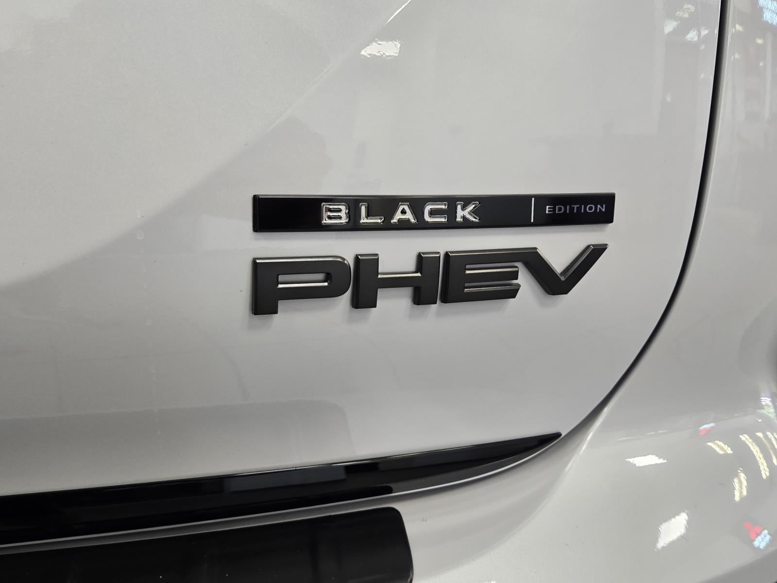 2026 Mitsubishi Outlander PHEV Black Edition