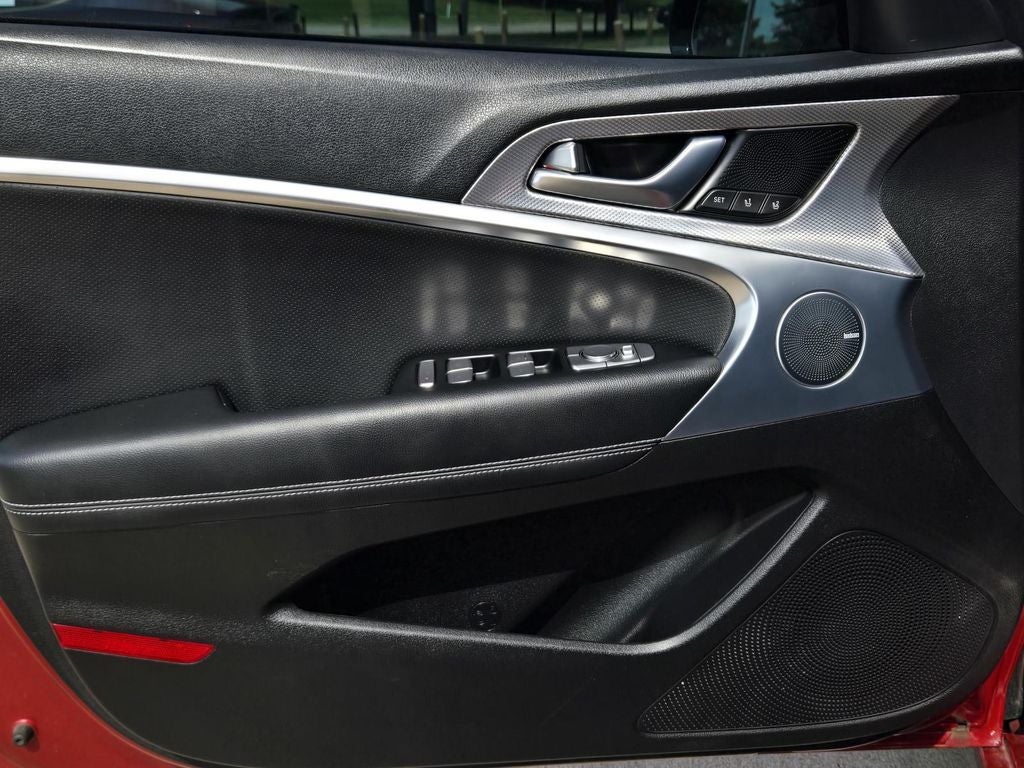 2022 Genesis G70 2.0T