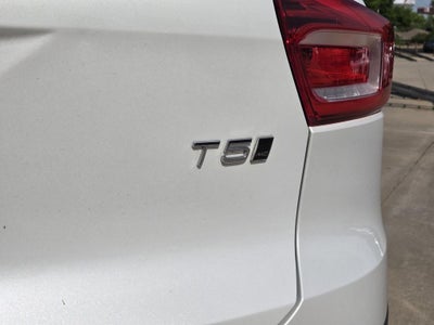 2022 Volvo XC40 R-Design