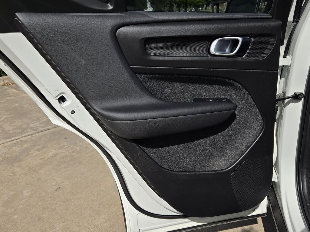 2022 Volvo XC40 R-Design