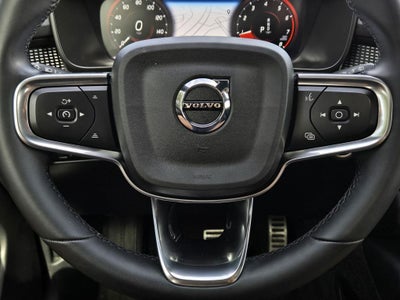 2022 Volvo XC40 R-Design