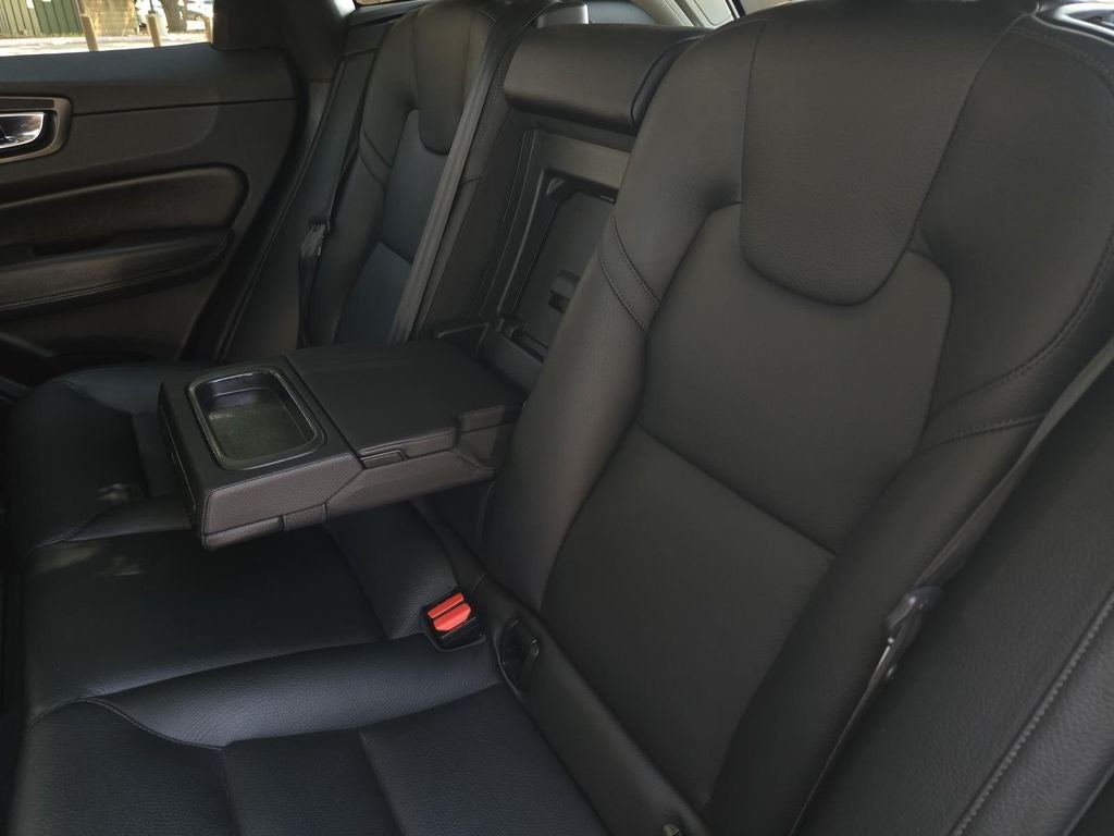 2018 Volvo XC60 Momentum